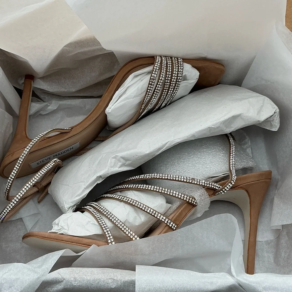 NWT Steve Madden Womens Kamila R Beige Strappy Ankle‎ Strap 11 Medium